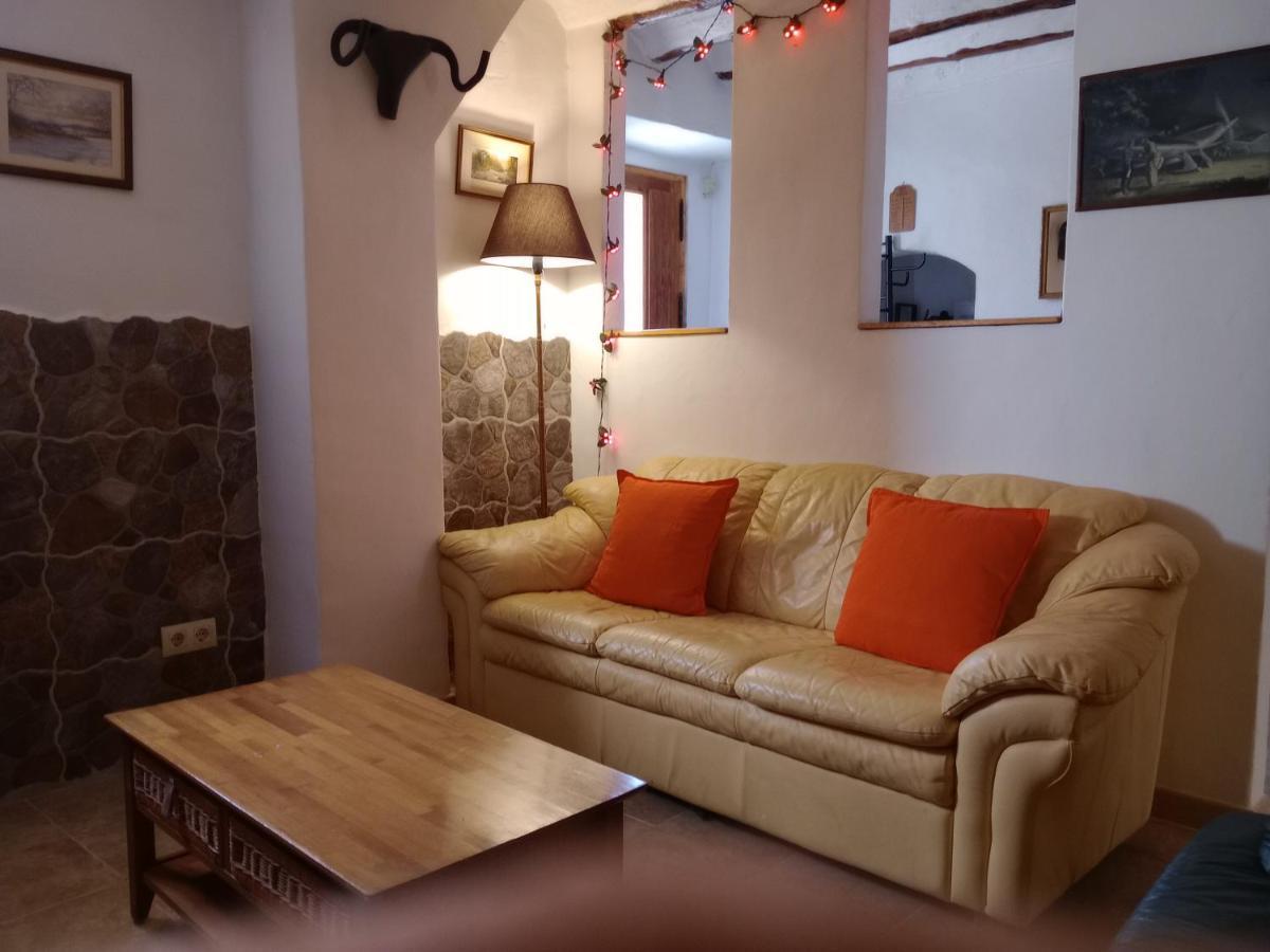 Casa En La Plaza, Hinojares - Ideal For Exploring The Area Exteriör bild